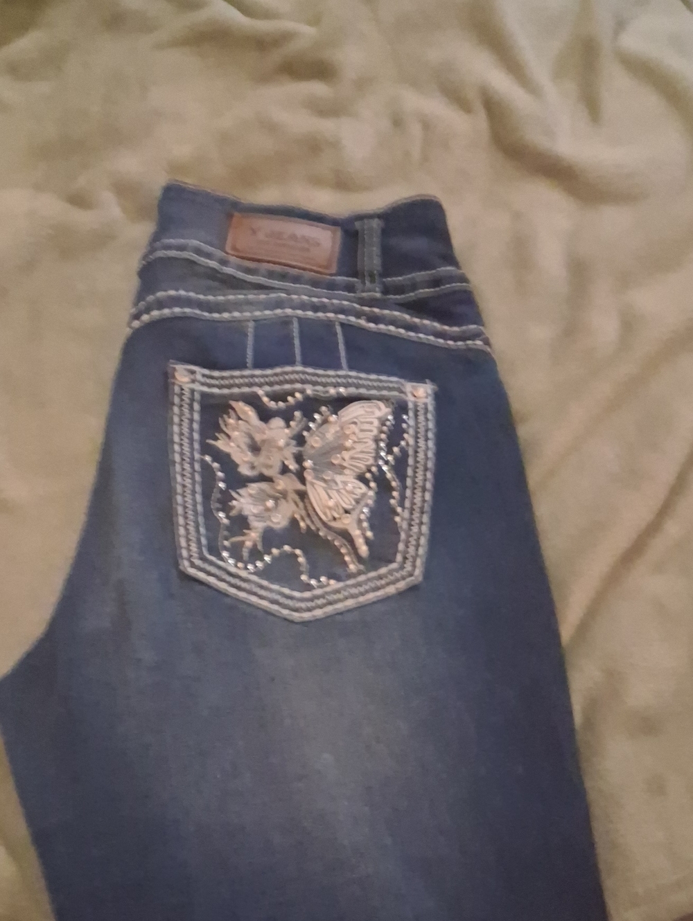 Embellished Dark Blue Women’s Jeans with Butterfly Pocket
